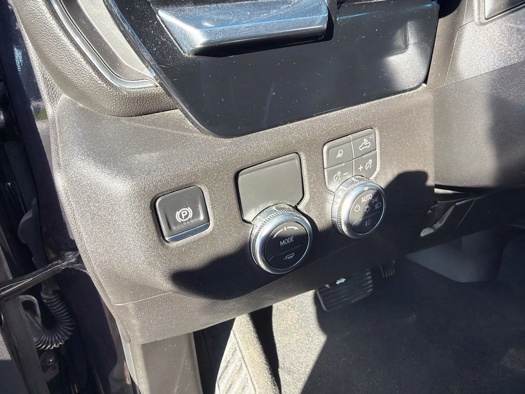 Used 2026 Titanium Rush Metallic GMC SLT image 19
