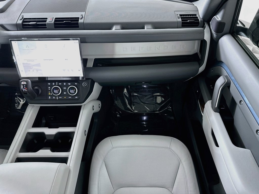 New 2026 Tasman Blue Land Rover S image 27
