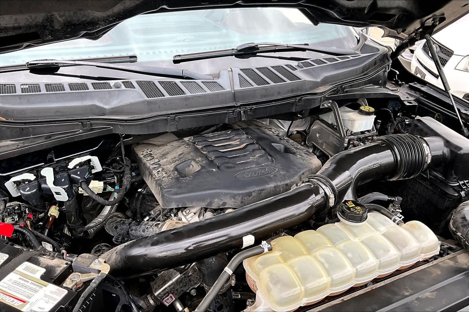Used 2021 Carbonized Gray Metallic Ford LARIAT image 33