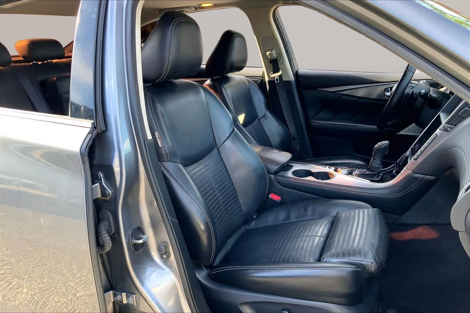 Used 2018 Graphite Shadow INFINITI 3.0t SPORT image 9