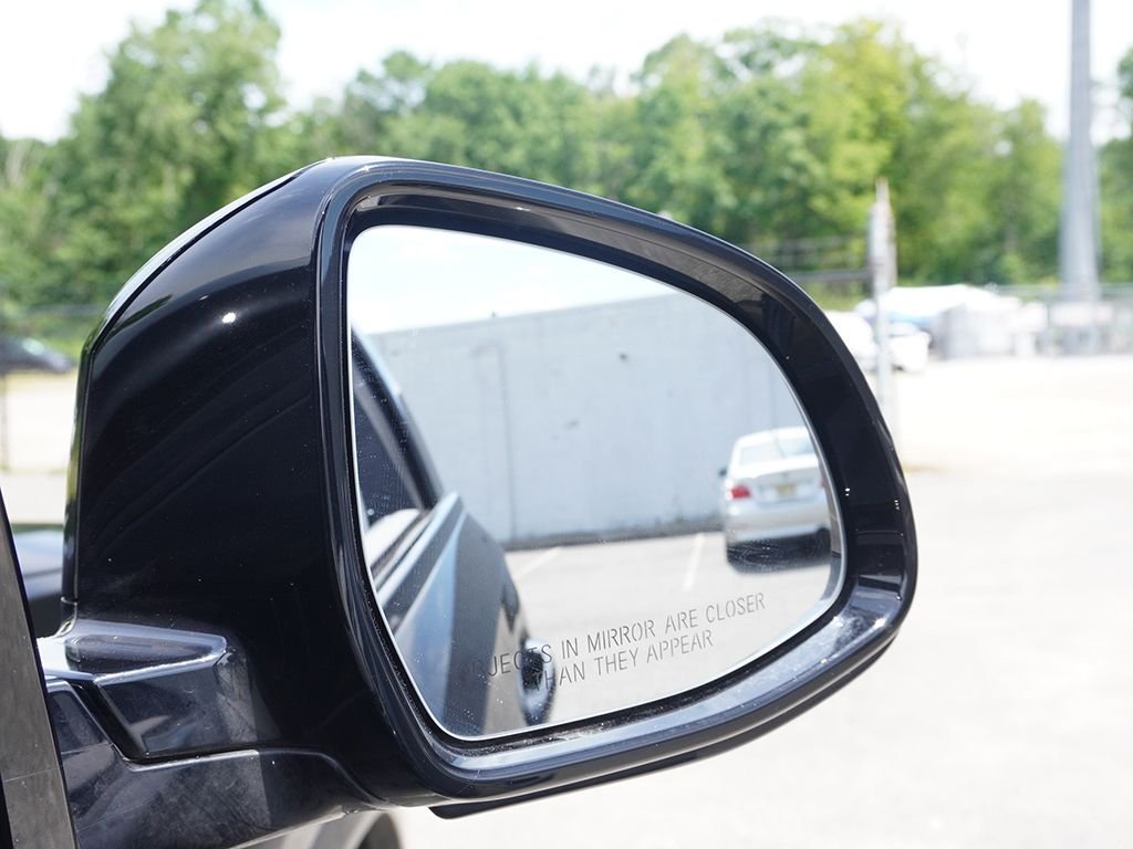 Used 2022 Black BMW xDrive40i image 39