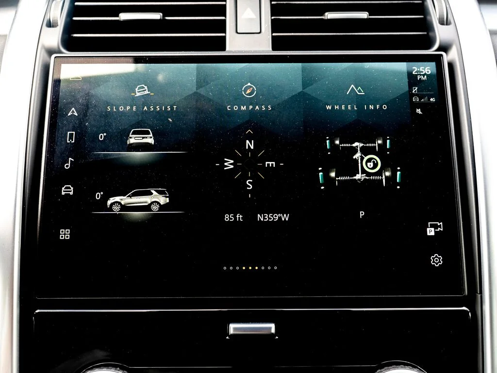 Used 2025 Gray Land Rover Dynamic SE image 23
