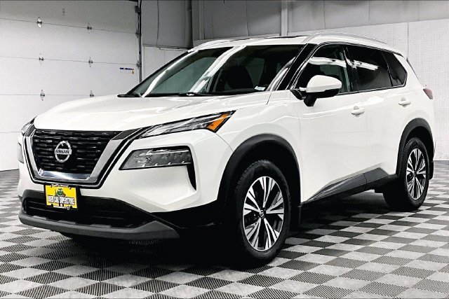 Used 2021 Glacier White Nissan SV image 12