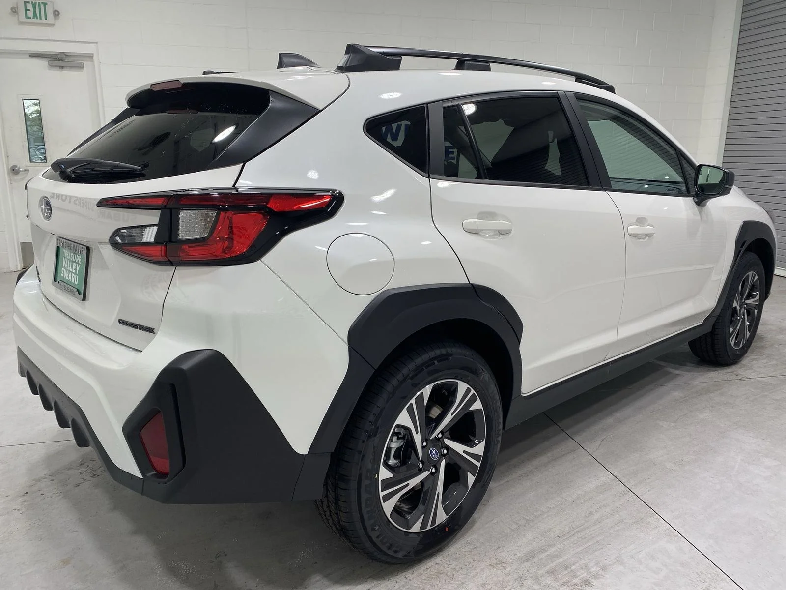 New 2026 CRYSTAL WHITE PEARL Subaru Premium image 8