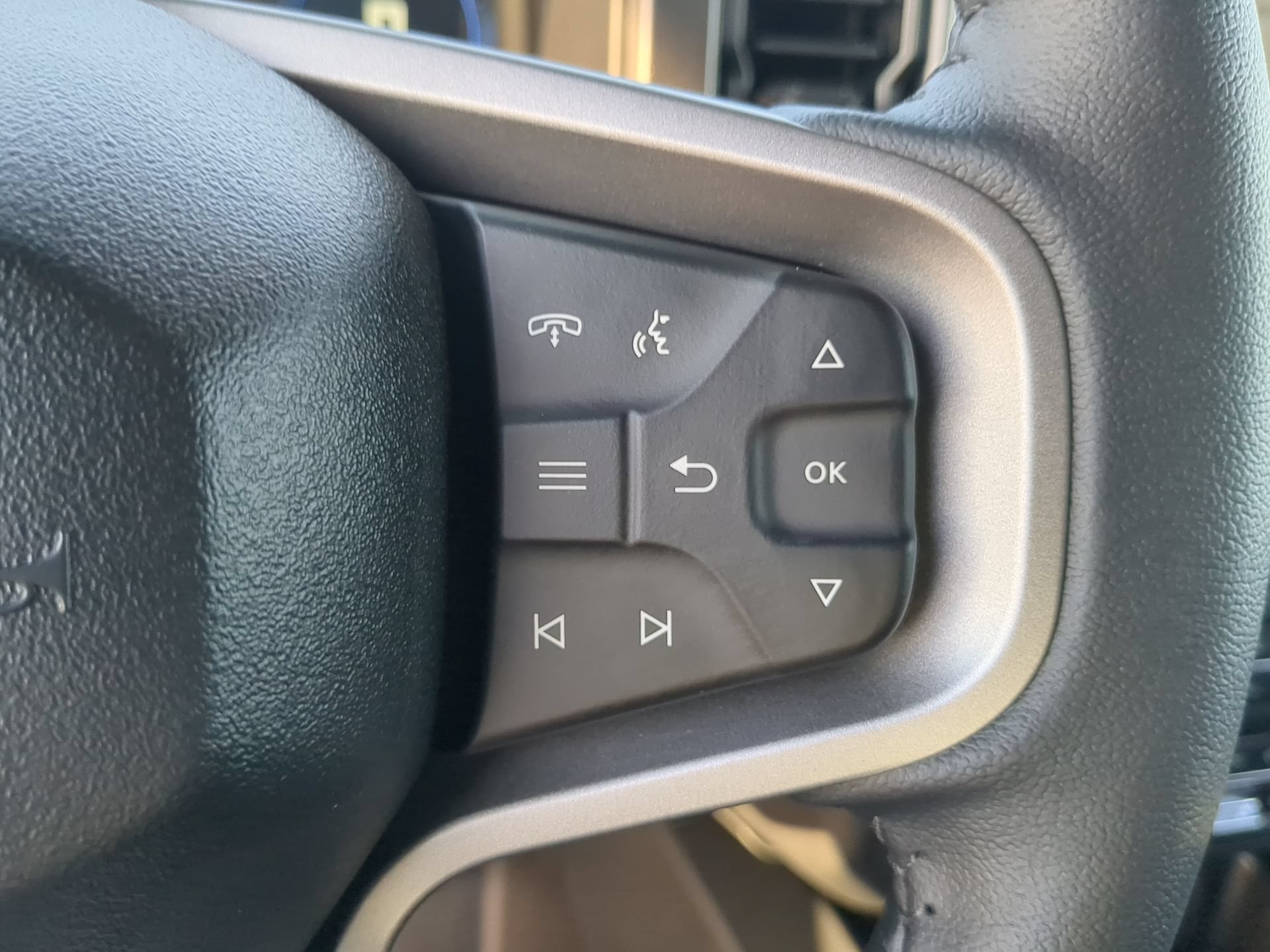 New 2026 Avalanche Gray Ford Badlands® image 64