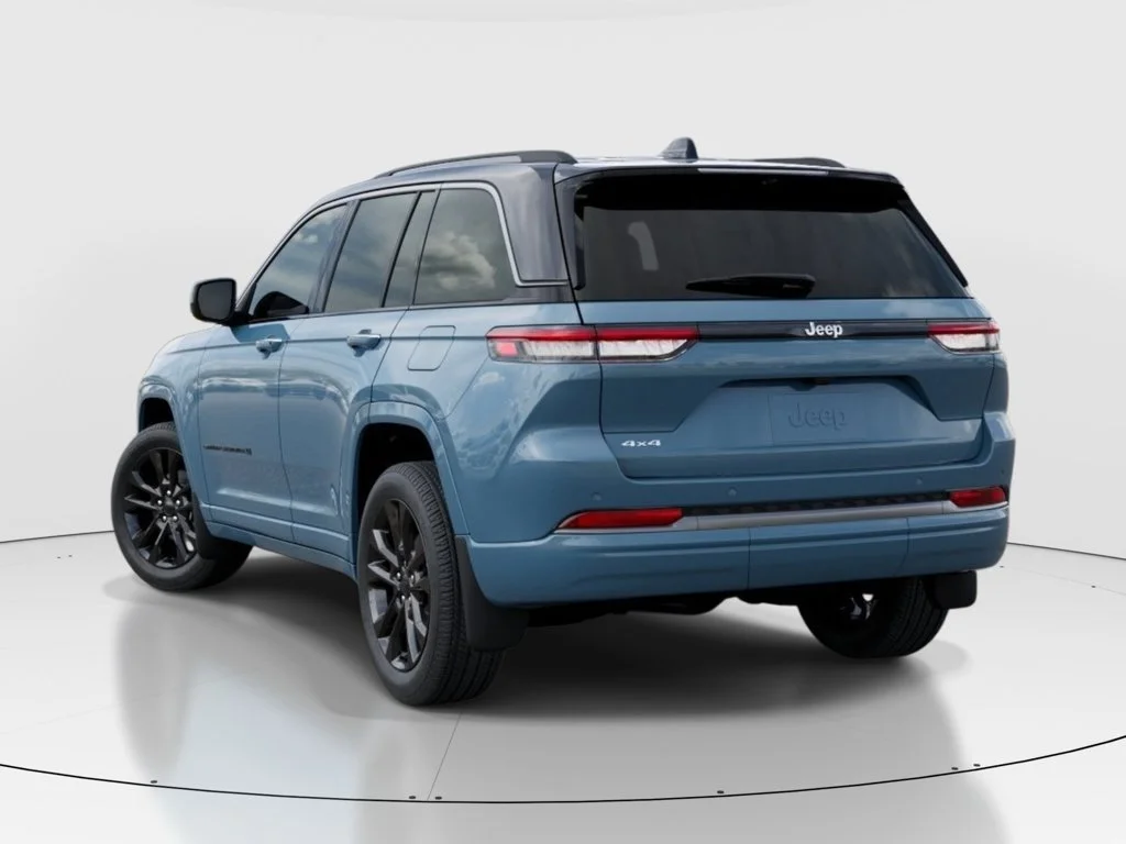 New 2026 Steel Blue Exterior Paint Jeep Limited Reserve image 3