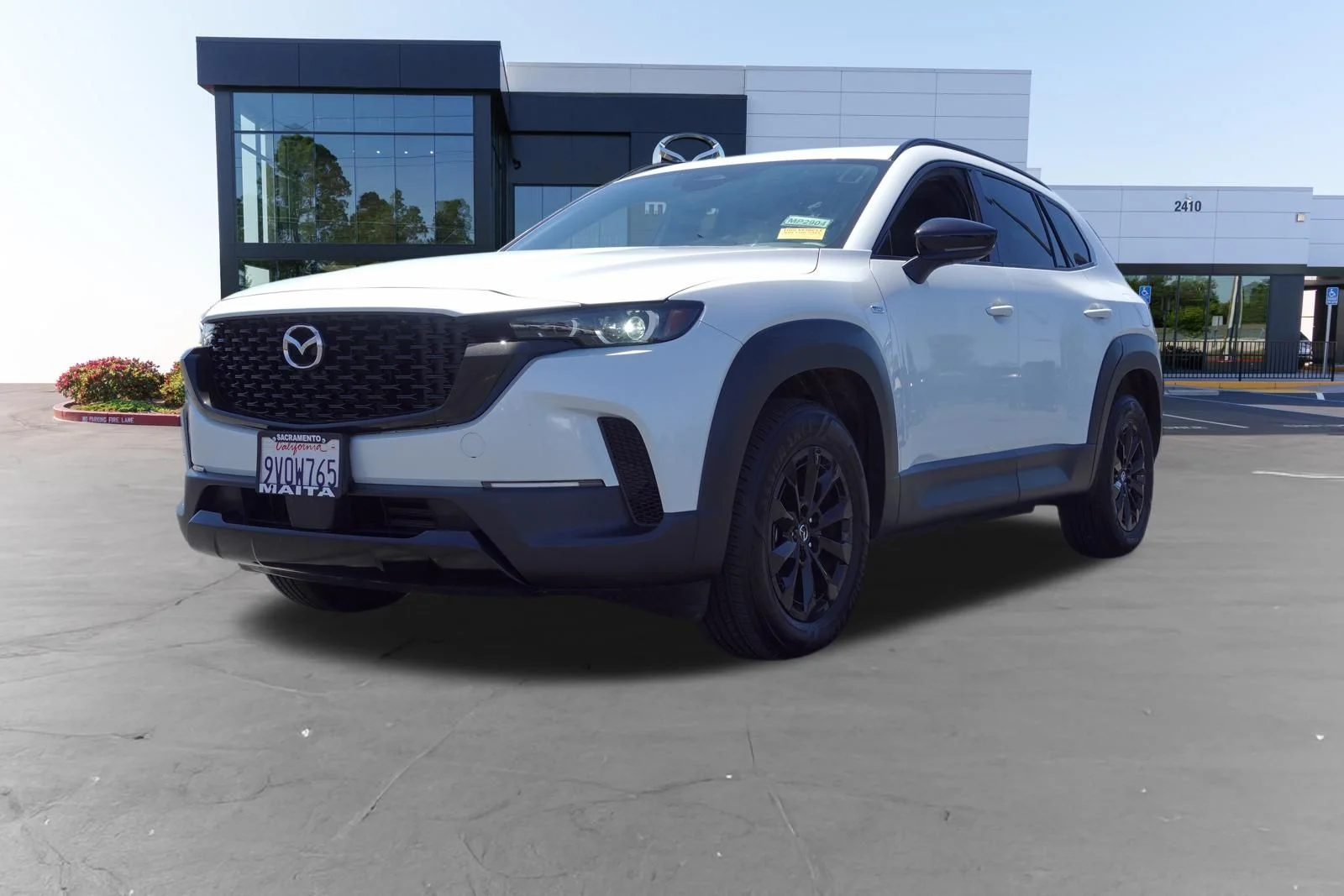 Certified Used 2025 Wind Chill Pearl Mazda Premium image 9