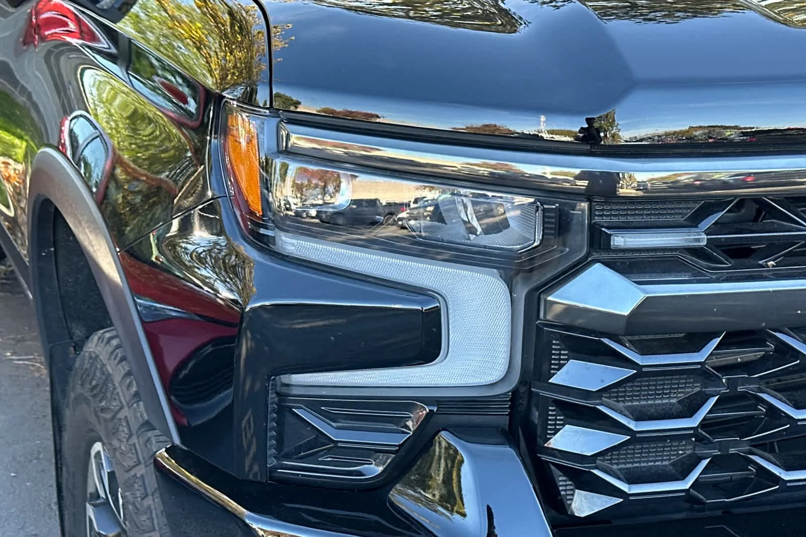 Used 2022 Black Chevrolet ZR2 image 8
