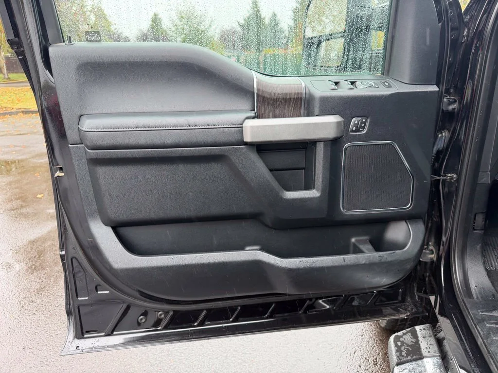 Used 2020 Agate Black Metallic Ford Lariat image 11
