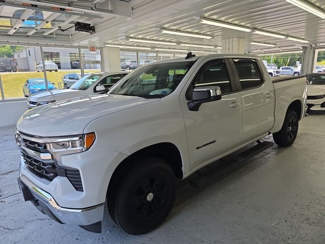 Used 2023 White Chevrolet LT image 2