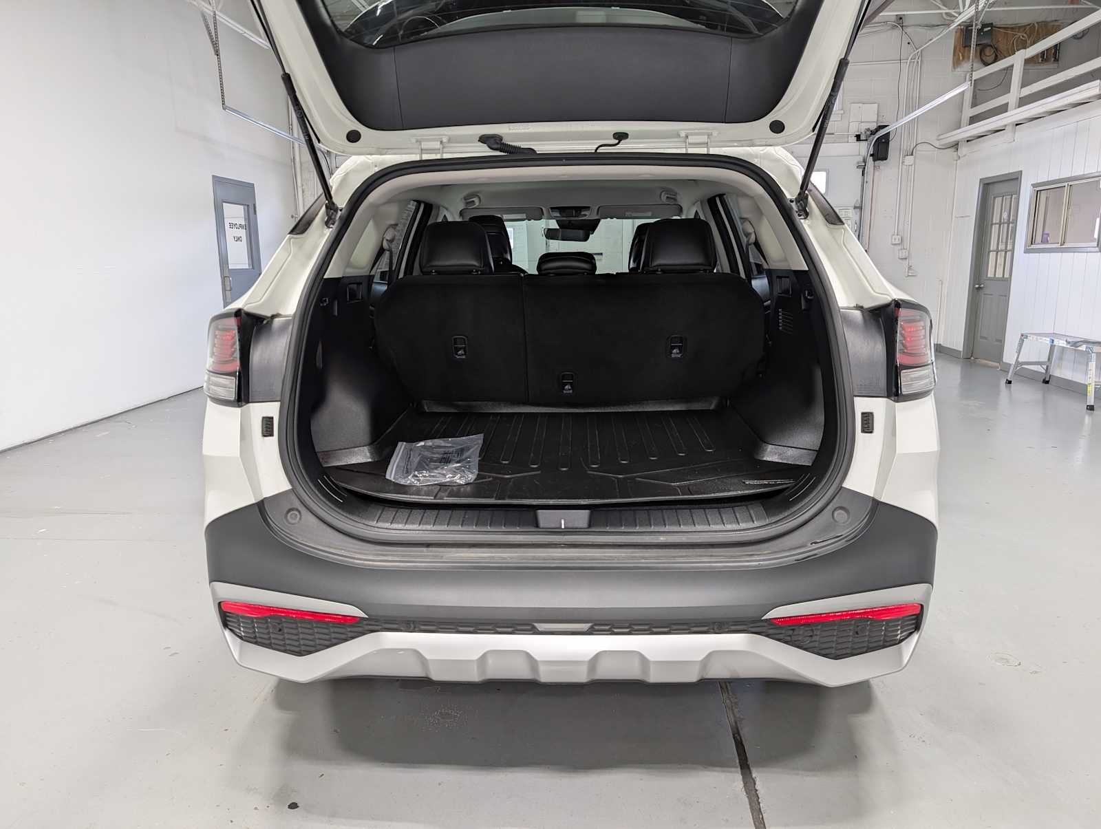 Certified Used 2023 Snow White Pearl Kia EX image 41