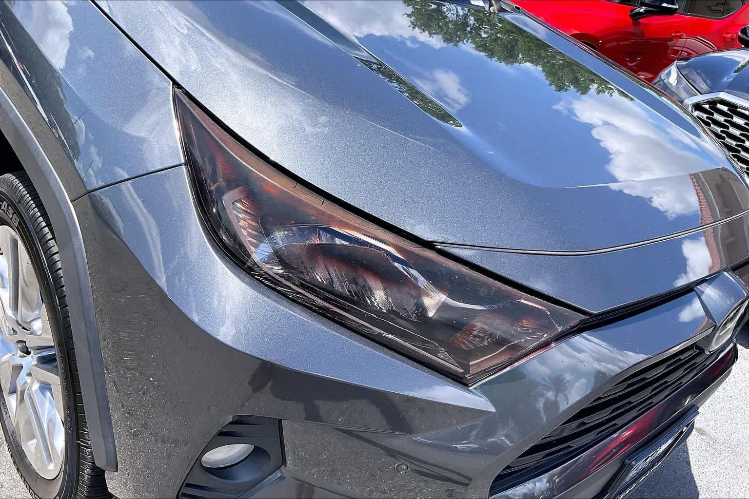 Used 2020 Magnetic Gray Metallic Toyota XLE Premium image 28
