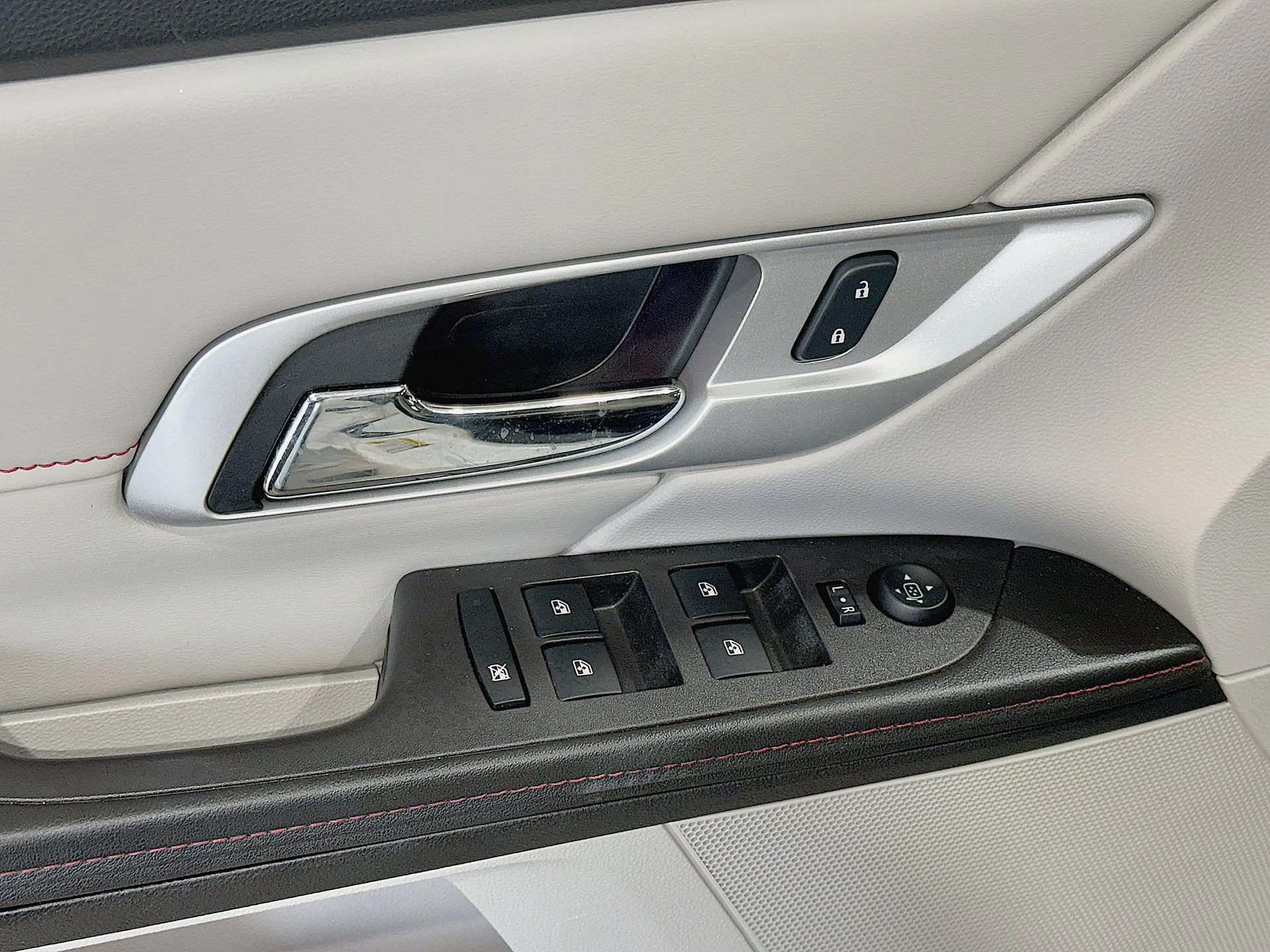Used 2014 Summit White GMC SLT image 21