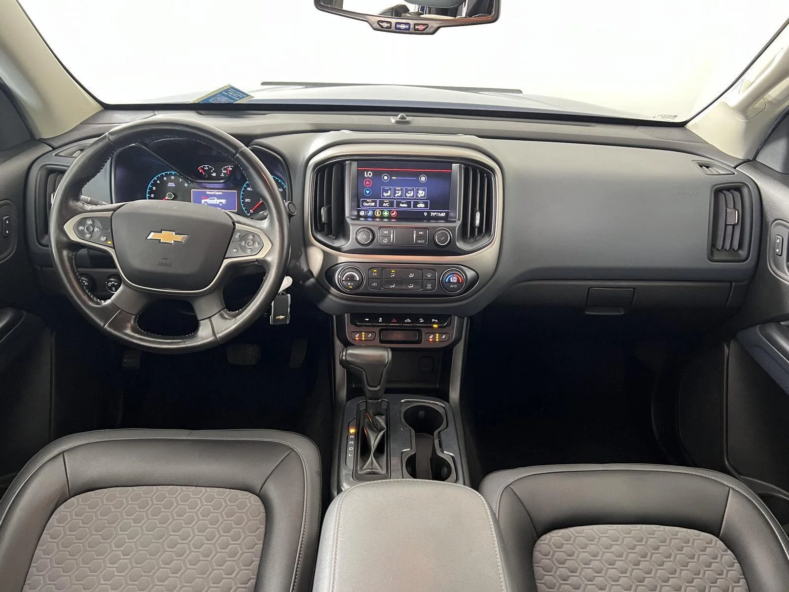 Used 2019 Pacific Blue Metallic Chevrolet Z71 image 21