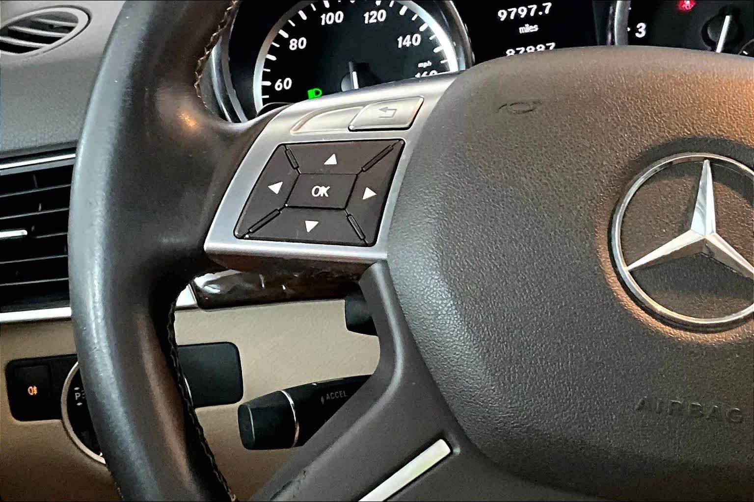 Used 2012 Arctic White Mercedes-Benz ML 350 image 24