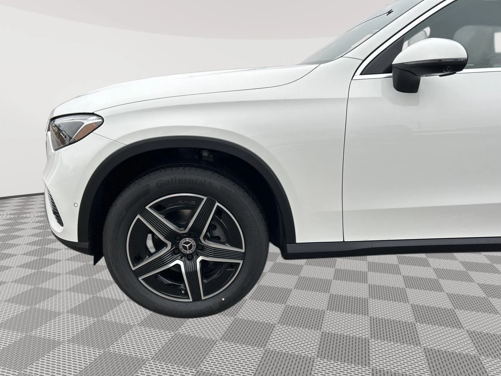 New 2026 Polar White Mercedes-Benz GLC 300 image 9