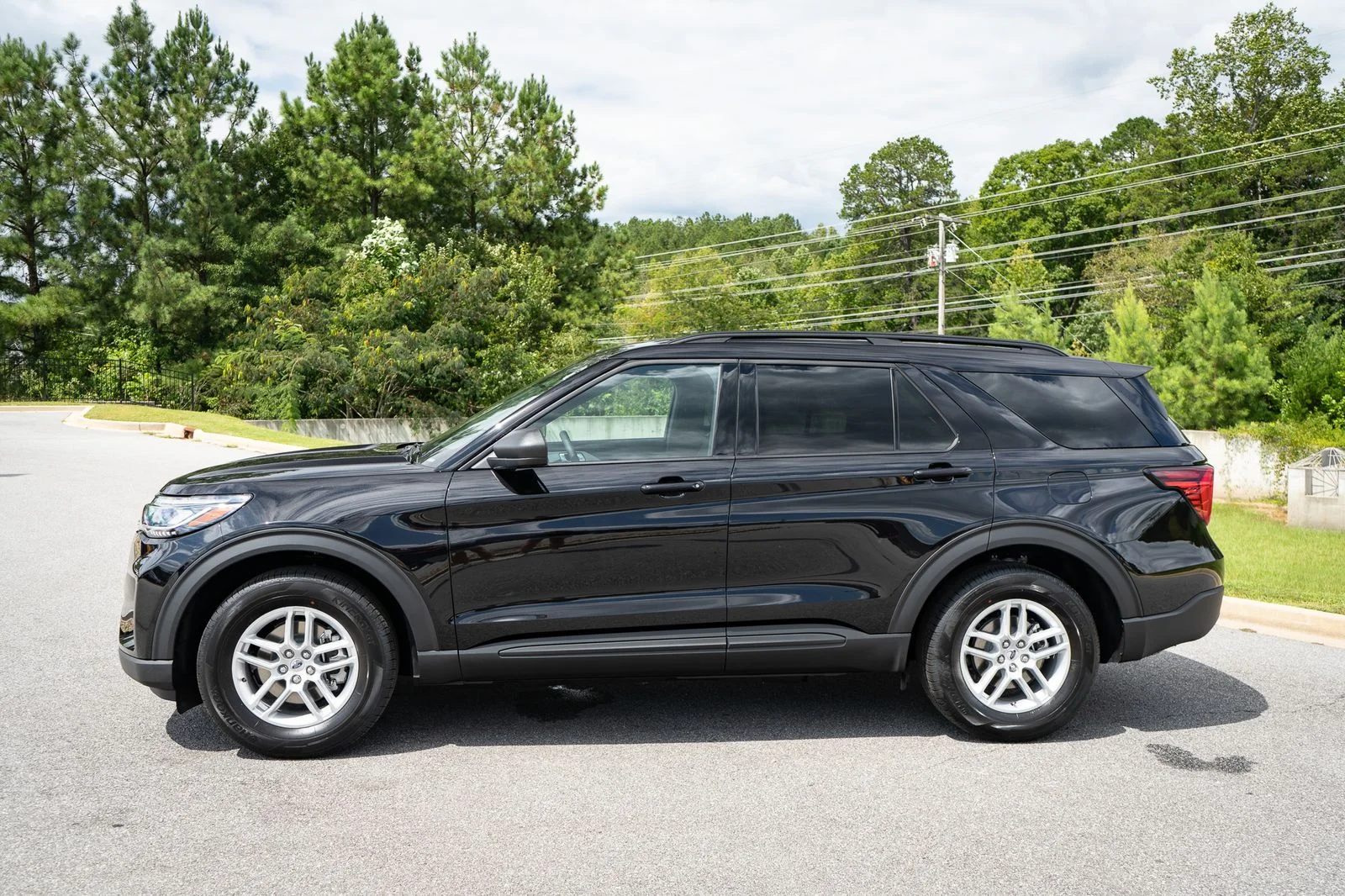 New 2027 Agate Black Metallic Ford Active image 5