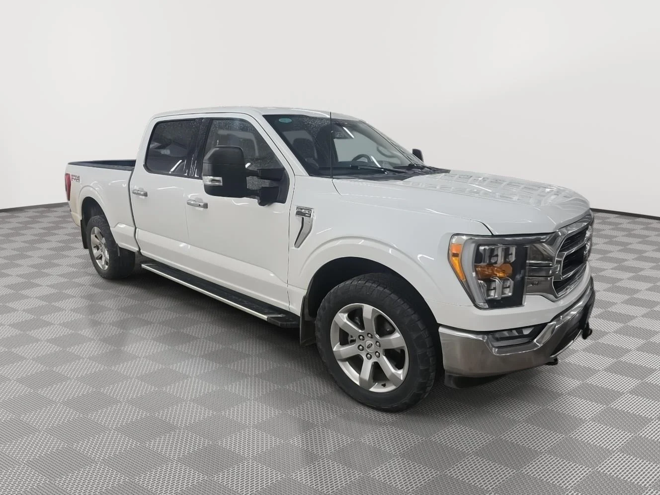 Used 2023 Oxford White Ford XL image 2