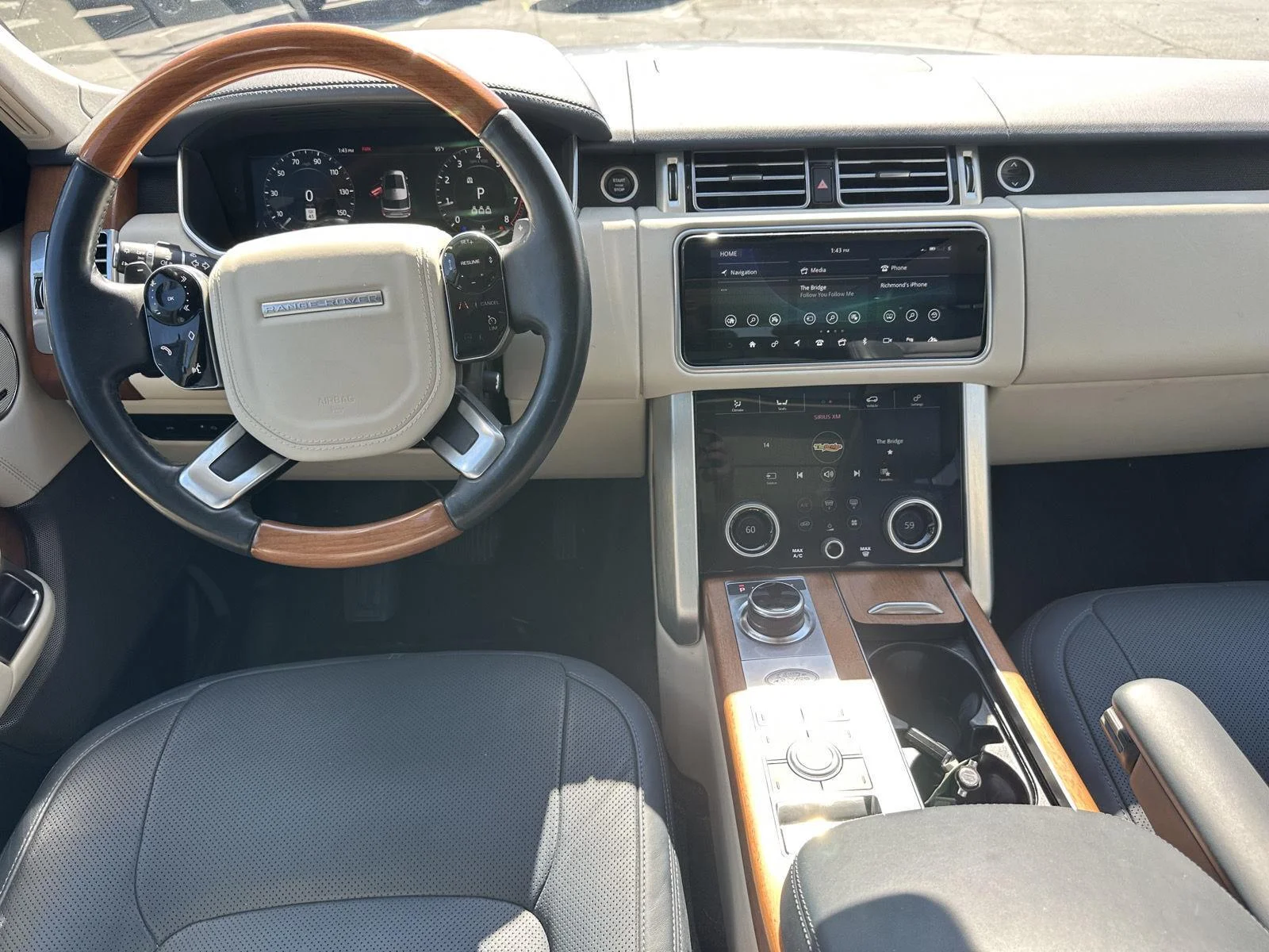 Used 2019 Byron Blue Metallic Land Rover HSE image 22