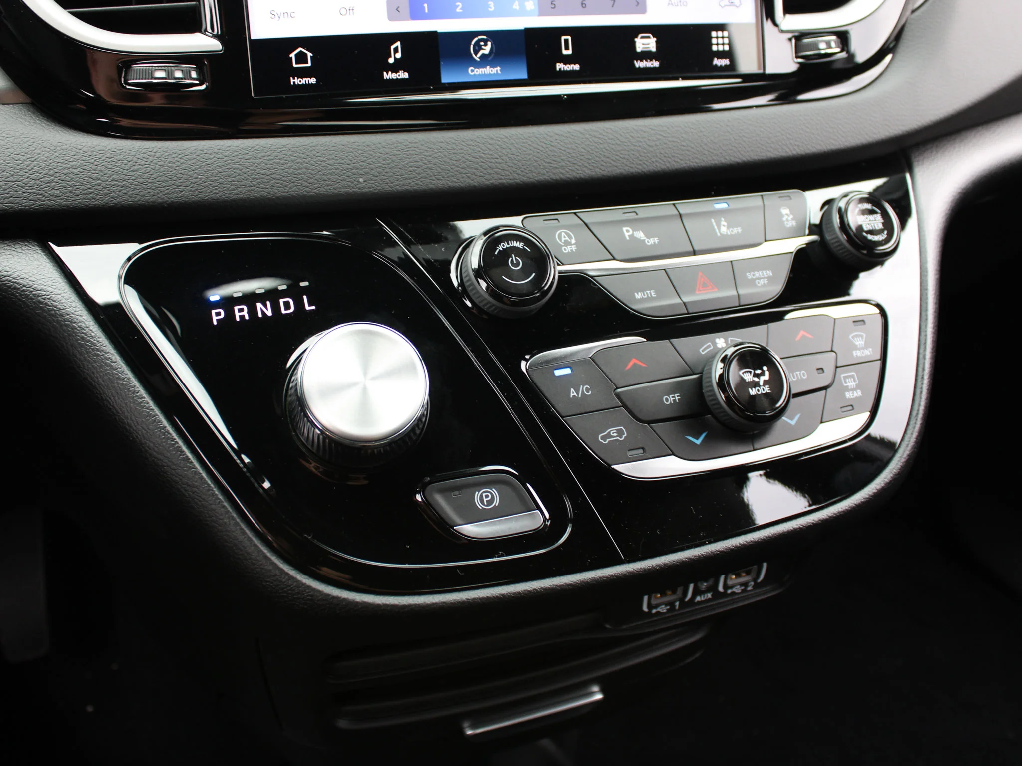 Used 2025 Black Chrysler SXT*, Heated Leather, Remote Start, Lane Departure Warning image 21