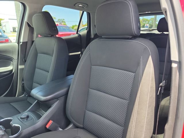 Used 2022 Red GMC SLE image 18
