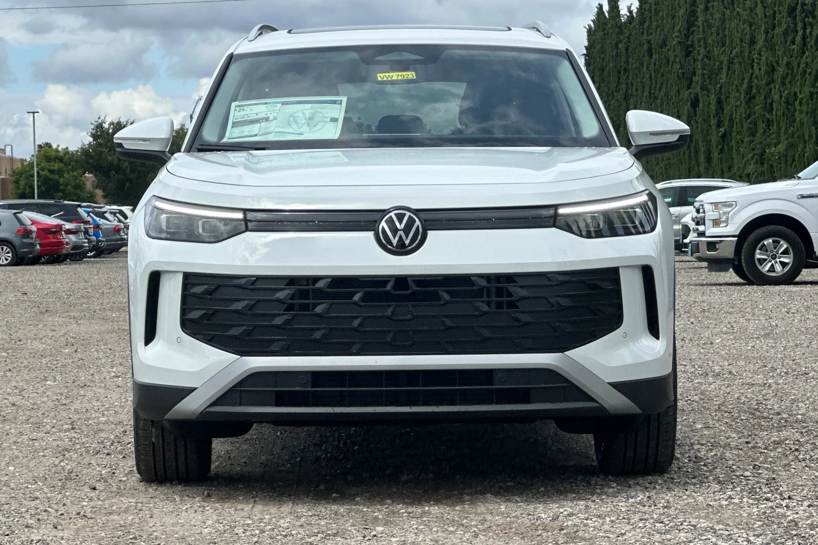 New 2026 Pure White Volkswagen SE image 9