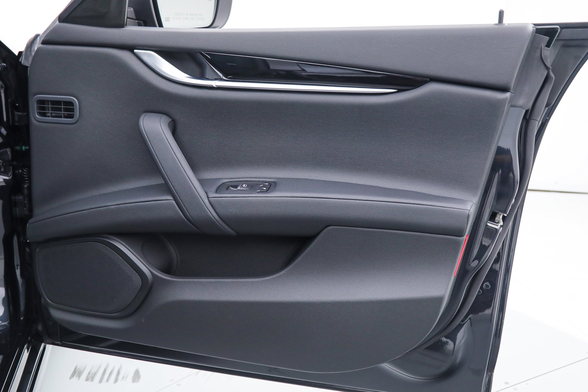 Used 2023 Black Maserati Modena image 9