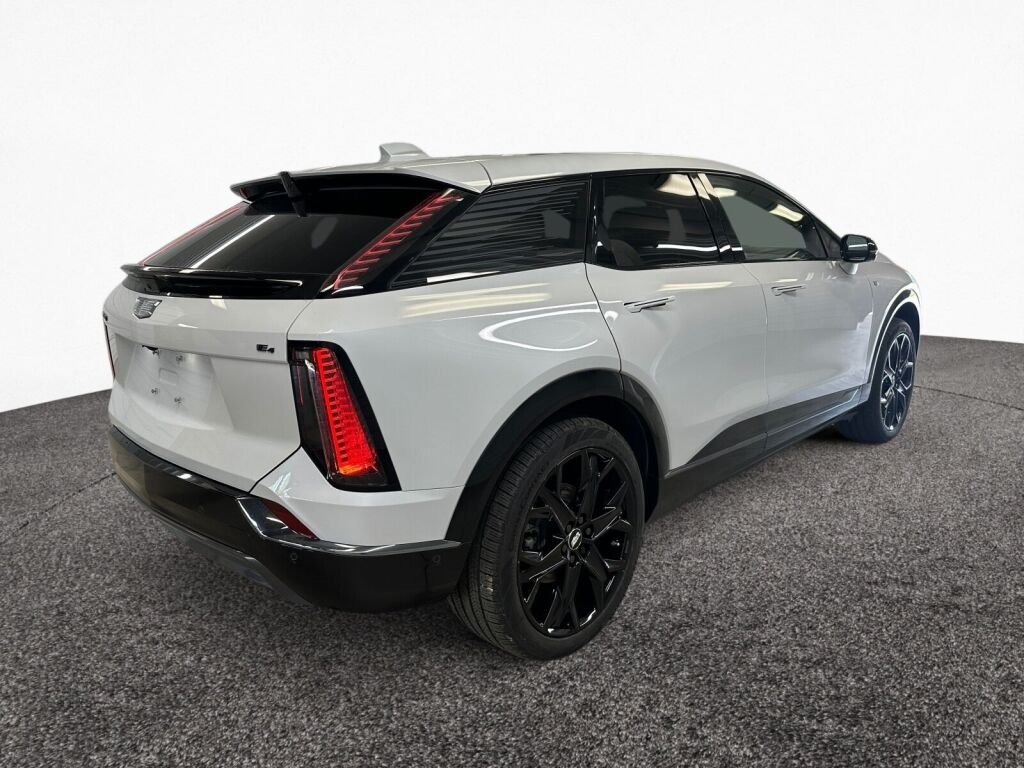 2027 Cadillac OPTIQ Premium Sport - Photo 28