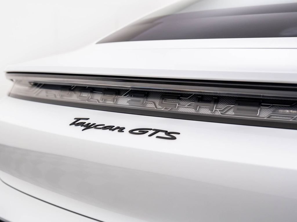 2023 Porsche Taycan GTS - Photo 37