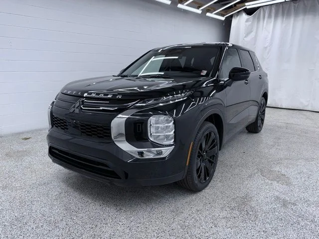 New 2026 Black Mitsubishi LE image 5