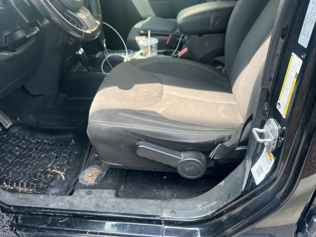 Used 2018 Black Clearcoat Jeep Sahara image 3