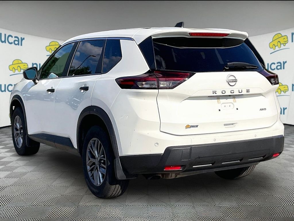 Used 2024 Glacier White Nissan S image 4