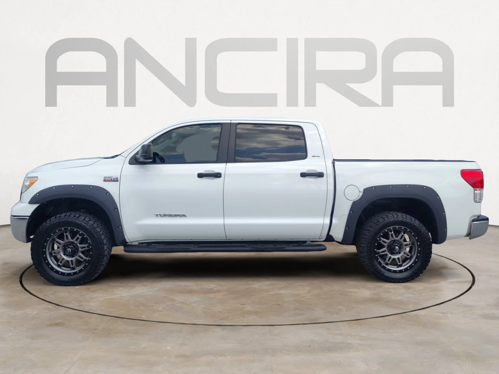Used 2013 Super White Toyota Grade image 7