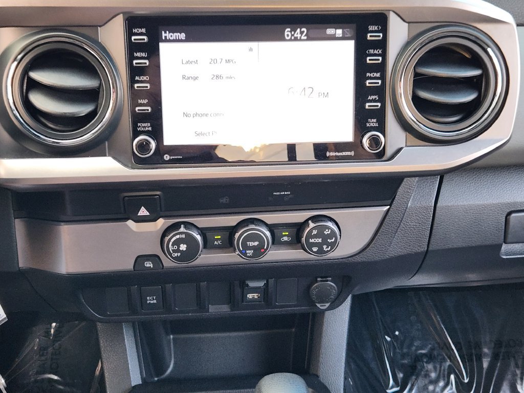 Used 2022 Gray Toyota SR5 image 16