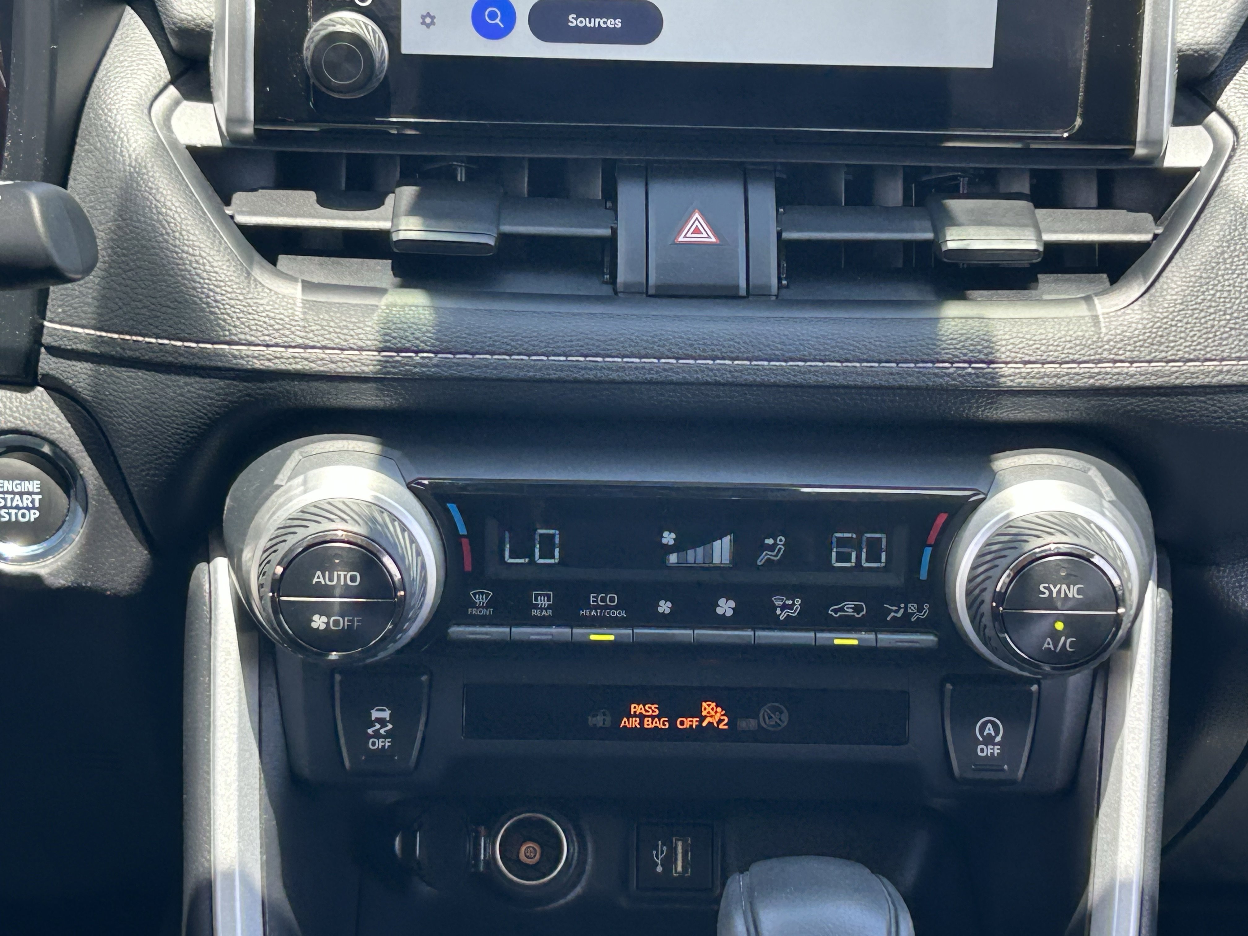 2025 Toyota RAV4 XLE - Photo 20
