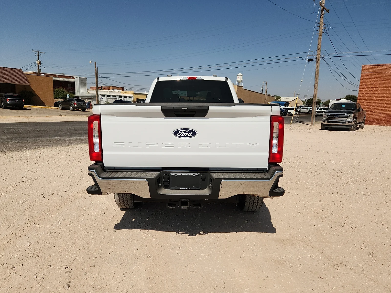 New 2027 Oxford White Ford XLT image 6