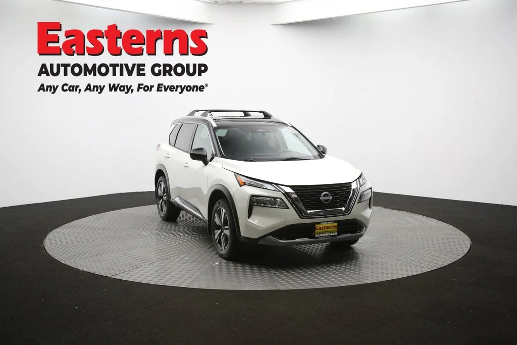 Used 2023 White Nissan SL image 54