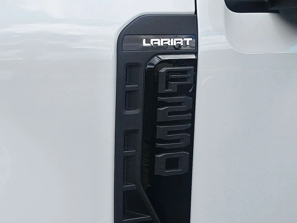 New 2026 Star White Metallic Tri-Coat Ford F-250® Lariat® image 26