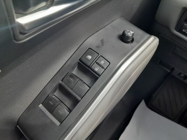 Used 2021  Toyota XLE image 36