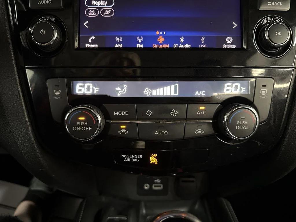 Used 2019 Gun Metallic Nissan SL image 26