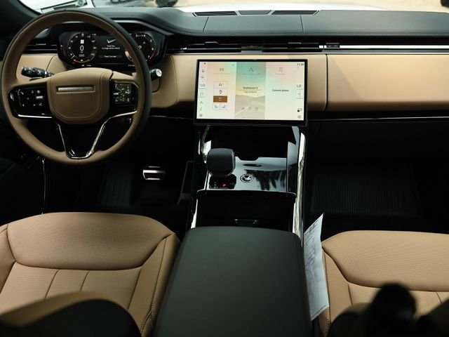 New 2026 Ostuni Pearl White LAND ROVER Dynamic SE image 39