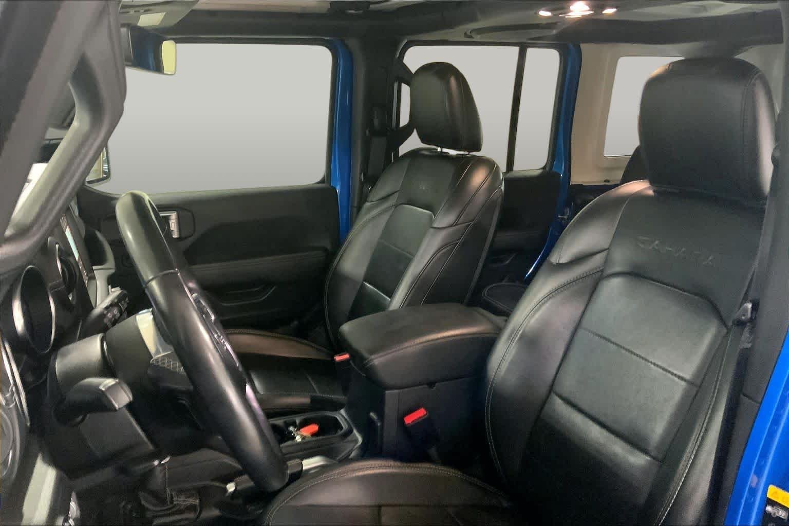 Used 2022 Hydro Blue Pearlcoat Jeep Unlimited Sahara image 8