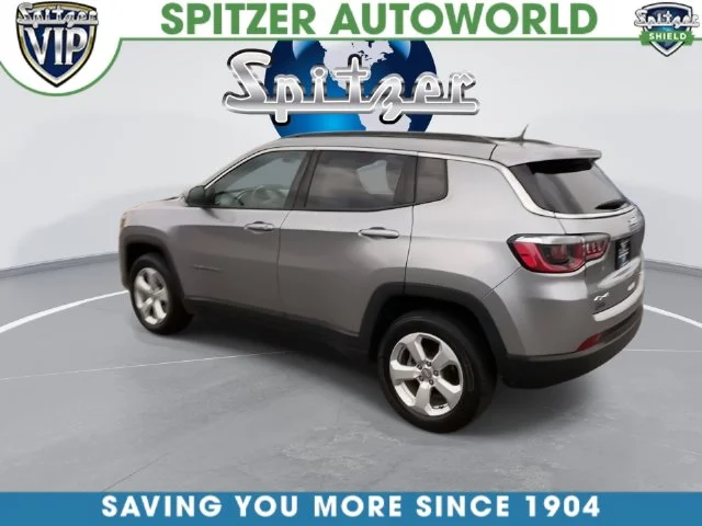 Used 2019 Billet Silver Metallic Clearcoat Jeep Latitude image 11