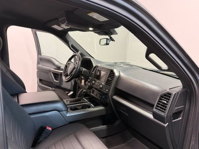 Used 2020 Magnetic Metallic Ford XLT image 25
