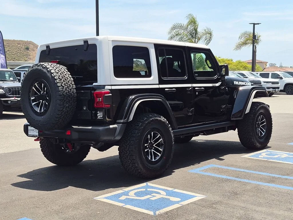 New 2026 Black Clear-Coat Exterior Paint Jeep Rubicon X image 5