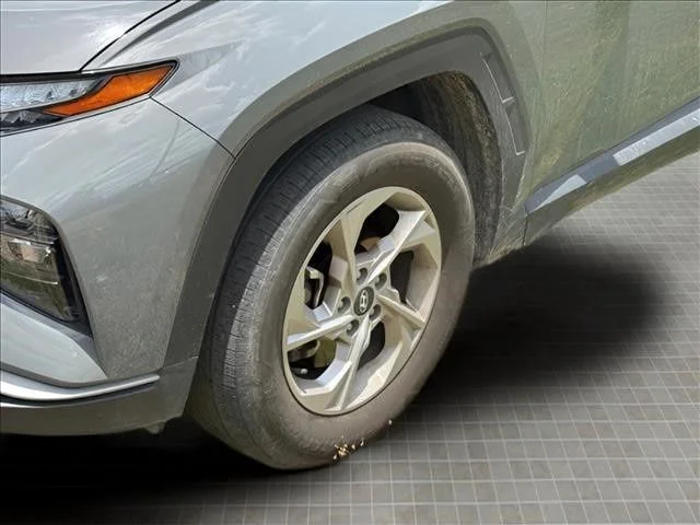 Used 2024 Gray Hyundai SEL image 4