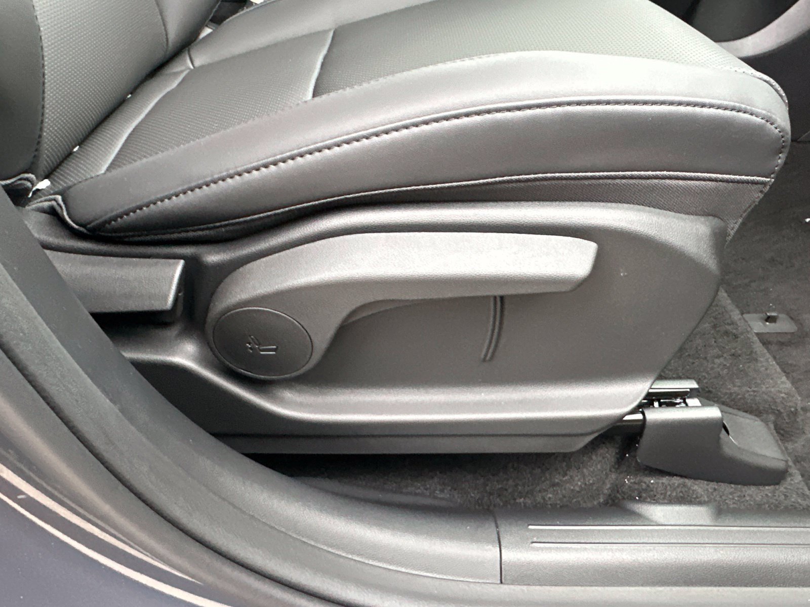 New 2027 Gray Hyundai SEL image 32