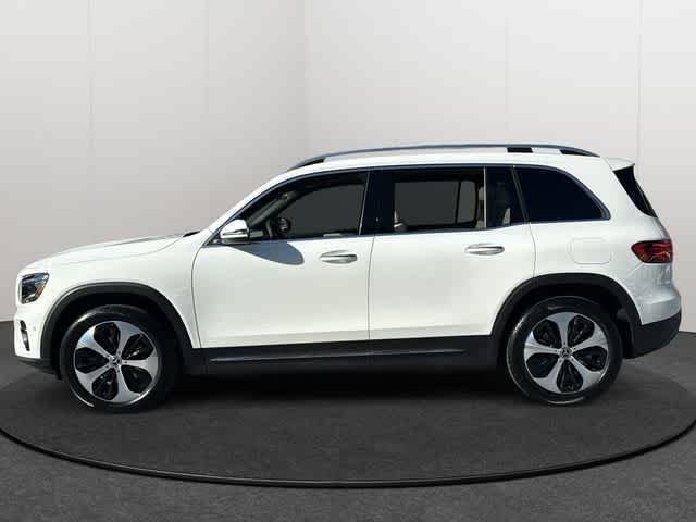 Certified Used 2025 Polar White Mercedes-Benz GLB 250 image 3