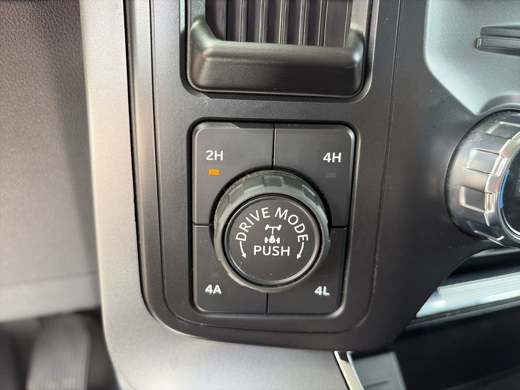 Used 2021 White Ford Lariat image 26