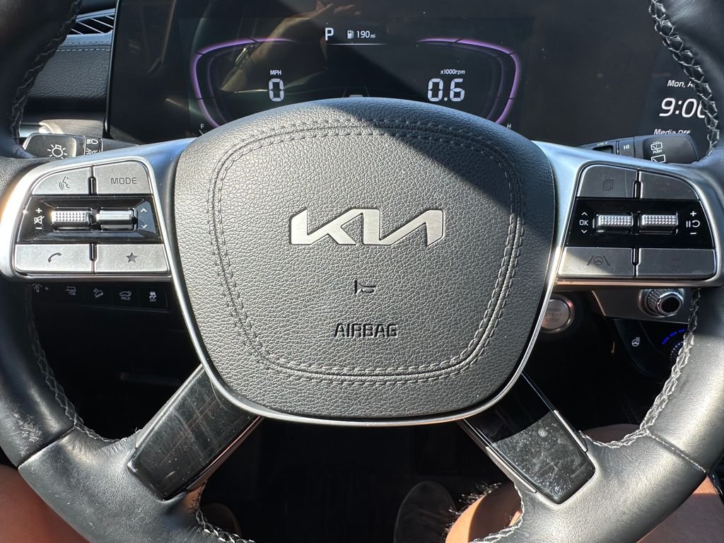 Used 2024 Black Kia EX X-Line image 19